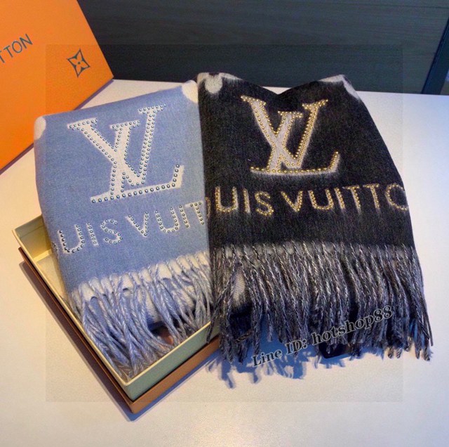 LV專櫃新品路易威登雷克雅維克鉚釘版Studdy Reykjavik羊絨圍巾 mmyj1639